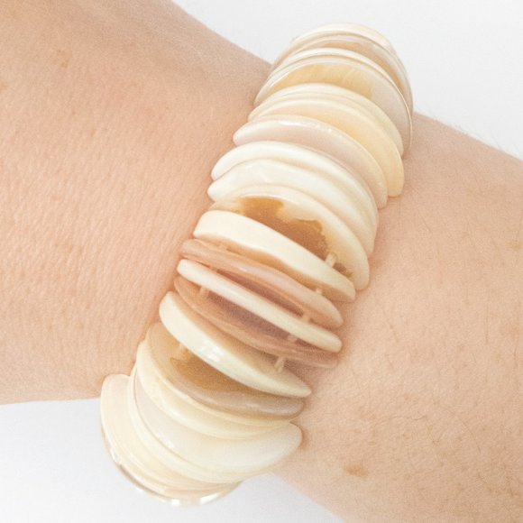 Shell Elastic Bracelet Summer Beach Vibes Vacation Resort Cream White Pink Boho - Picture 3 of 3